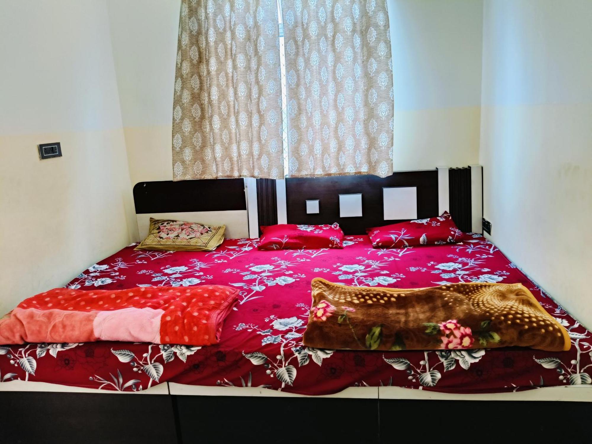 Jai Hanuman Guest House Palsana  Exterior foto